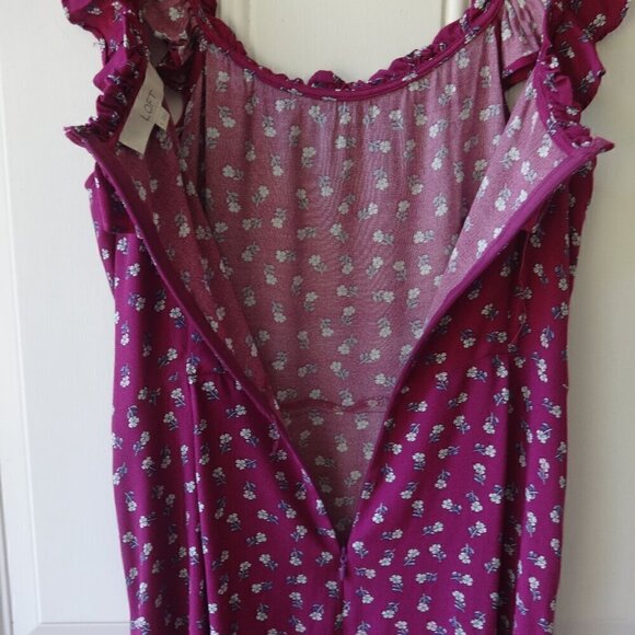 Loft maxi dress size 6, burgundy with white flowers sleeveless ruffle neck line - Picture 5 of 9